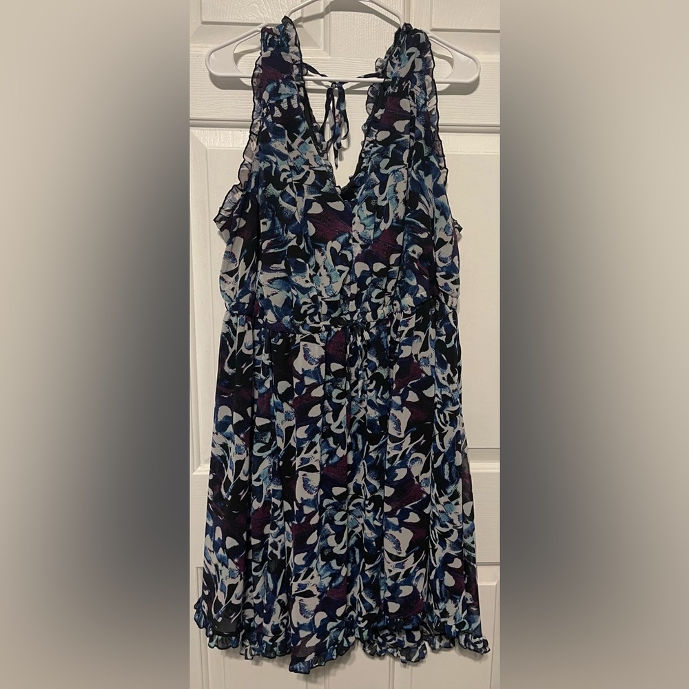 Torrid size 20 mini dress lined v neck and back with tie back and waist